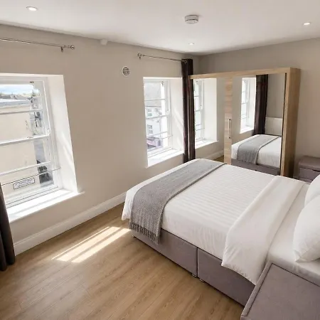Сasa de vacaciones Spacious 7-bedroom Townhouse In Heart Of *